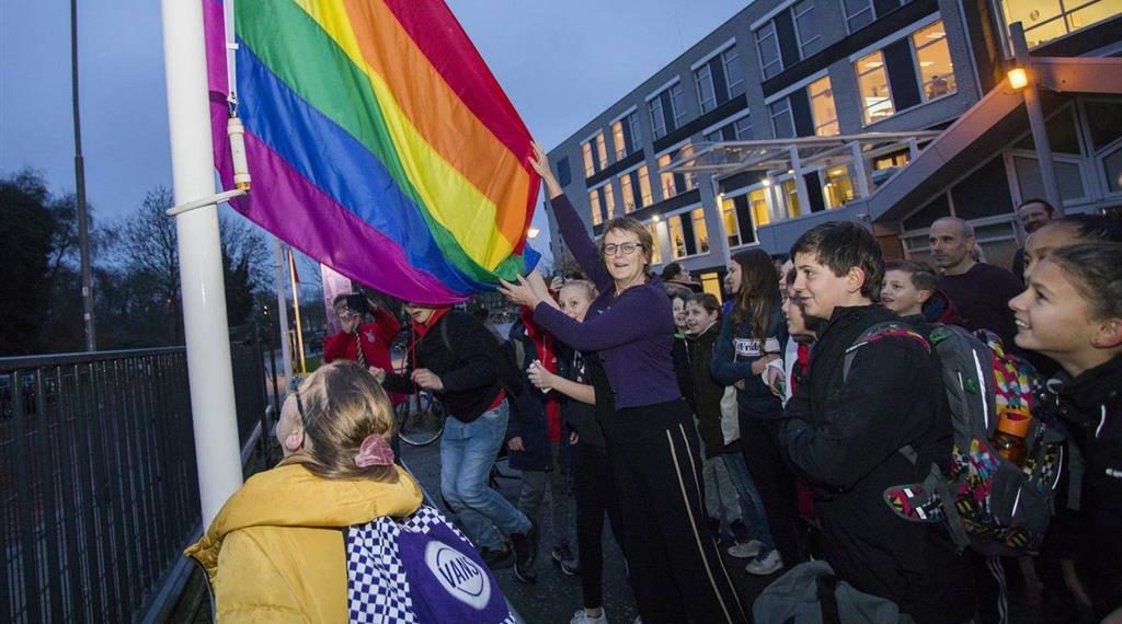 Haarlemse scholen doen mee aan Paarse Vrijdag