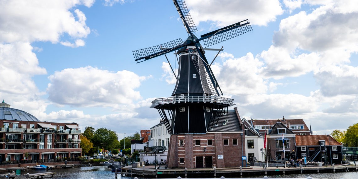 Alleen winkels op begane grond en eerste etage V&D pand