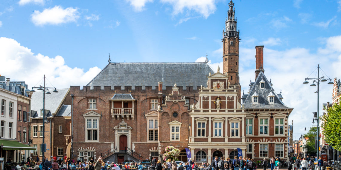 Alleen winkels op begane grond en eerste etage V&D pand