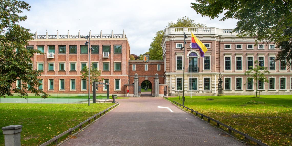 Alleen winkels op begane grond en eerste etage V&D pand