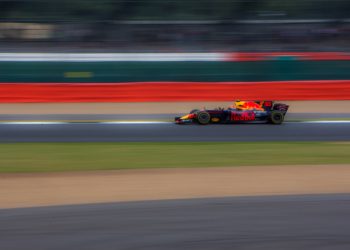 Max Verstappen opent het vernieuwde Circuit Zandvoort