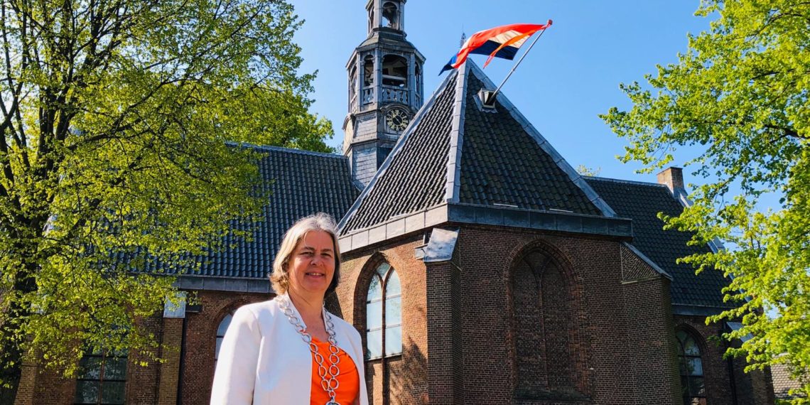 Koningsdag op het Wilhelminaplein in Heemstede