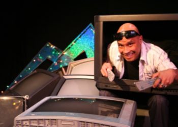 Theater Elswout dicht, Mister Anansi TeeVee van start