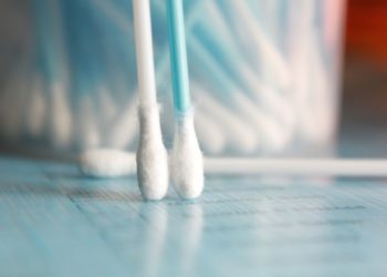 Drive in-coronatest in Haarlem