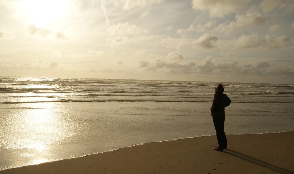 Surfers hangen rouwvlaggen op in Zandvoort