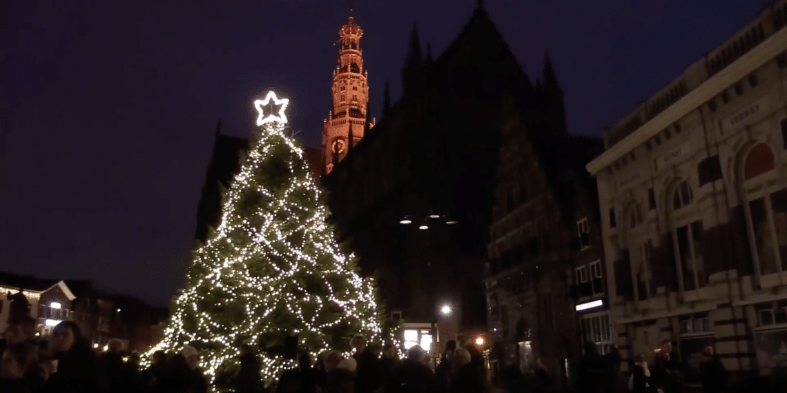 Haarlemse kerstboom verwerkt in parfum