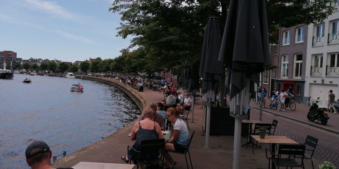 Ook aan het Spaarne volle terrassen na heropening