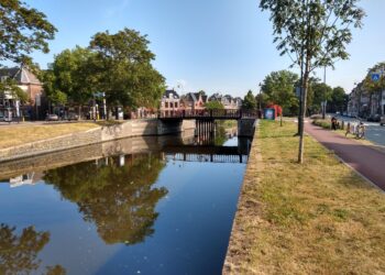 Wist je dat? Bij De Zijlpoort vertrokken de trekschuiten naar Leiden