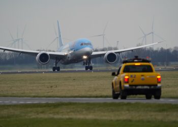 Onderhoud Polderbaan op Schiphol loopt uit
