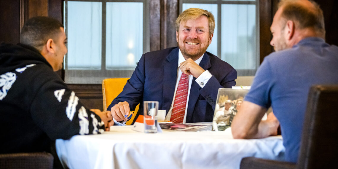 Willem-Alexander bezoekt winnaar Appeltje van Oranje