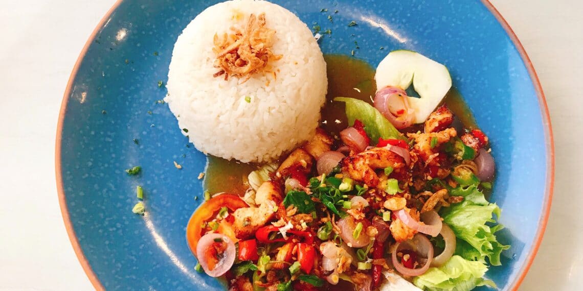 “Indonesische cateraar in Haarlem in financiële problemen door fout KvK”