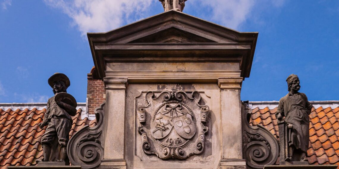 Demeester blikt vooruit en licht een puntje van de sluier op