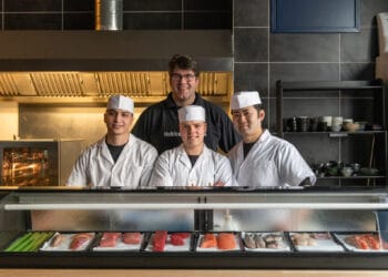 Marinus Noordenbos van Hokkai Kitchen in IJmuiden beloond met een Japanse eretitel