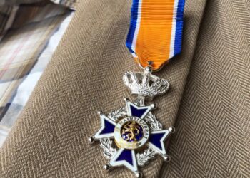 Lintjesregen aan huis: twee Heemstedenaren verrast