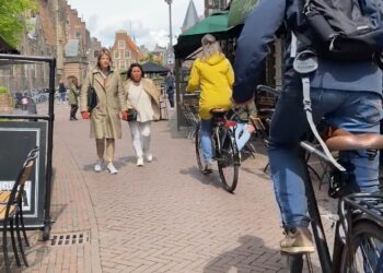 Permanente afsluiting Lange Veerstraat voor fietsers tijdens ‘borreluur’ zit er niet in