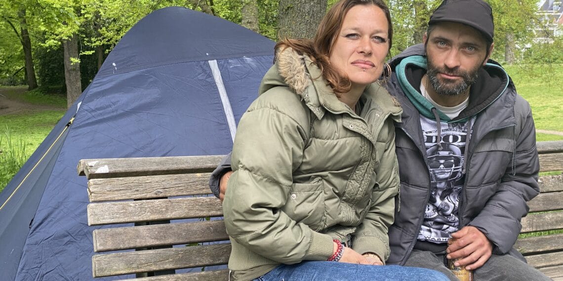 Dakloos stel slaapt liever in tent dan in opvang: “Liever niet tussen de junks”