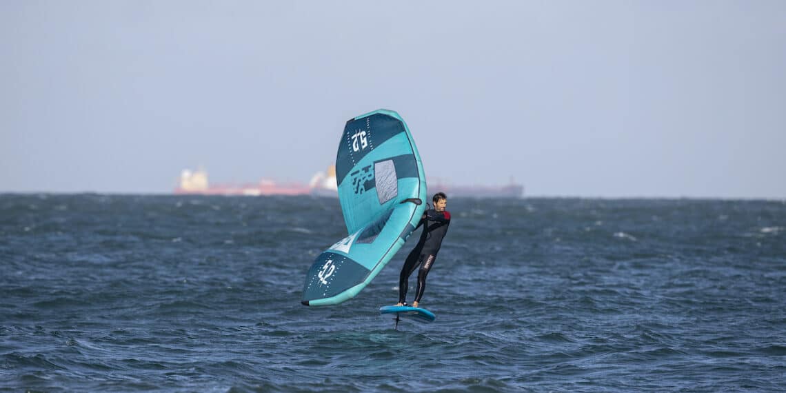 In de Sportlight: zeilschool Wingfoiling Haarlem (Hans Wohl)