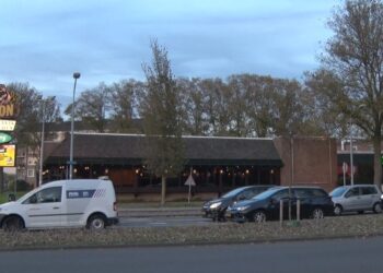 Plannen voor supermarkt op plek Bison Bowling in Haarlem-Noord weer uit de ijskast