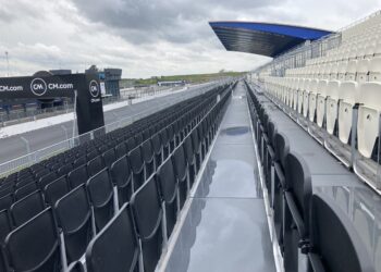 Gigantische tribunes Formule 1 in racetempo opgebouwd: “Nu al fascinerend”