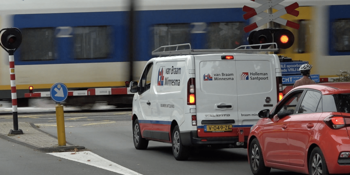 Overveen telt af: spoorbomen in dorp vanaf vanavond voor paar dagen dicht