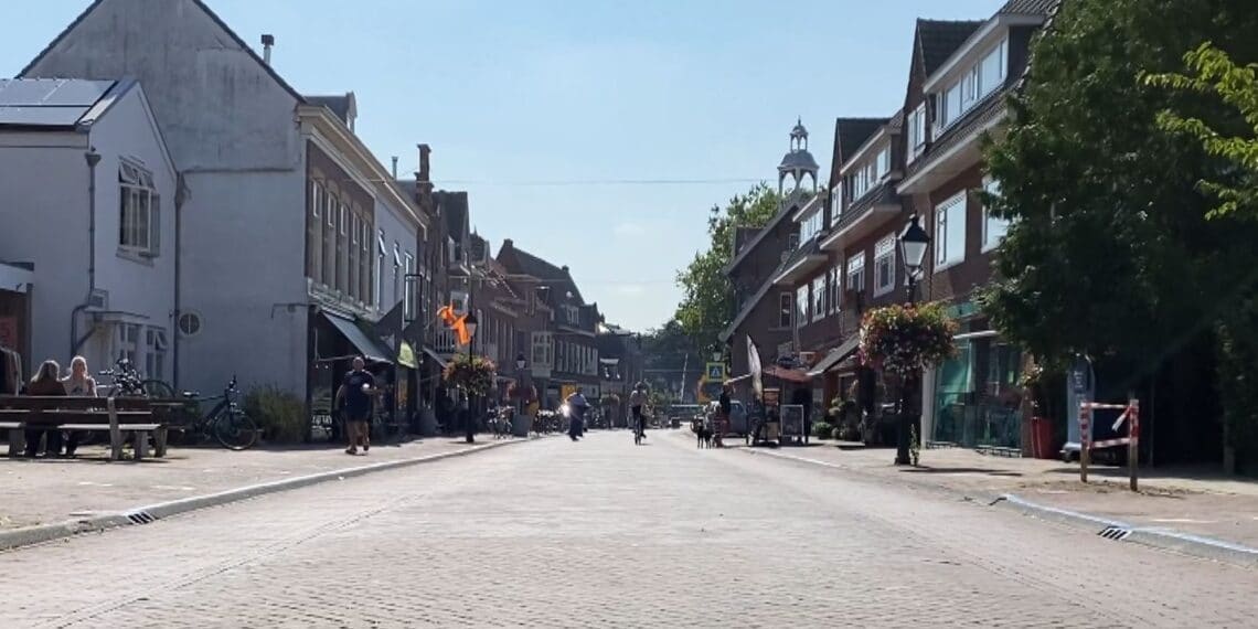 Lege terrassen en straten in ‘autoluw’ Bloemendaal en Overveen: ‘Surrealistisch’