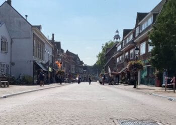Lege terrassen en straten in ‘autoluw’ Bloemendaal en Overveen: ‘Surrealistisch’