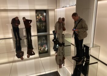 Spiegelvloer in Frans Hals Museum geeft kunst van Jordaens extra dimensie