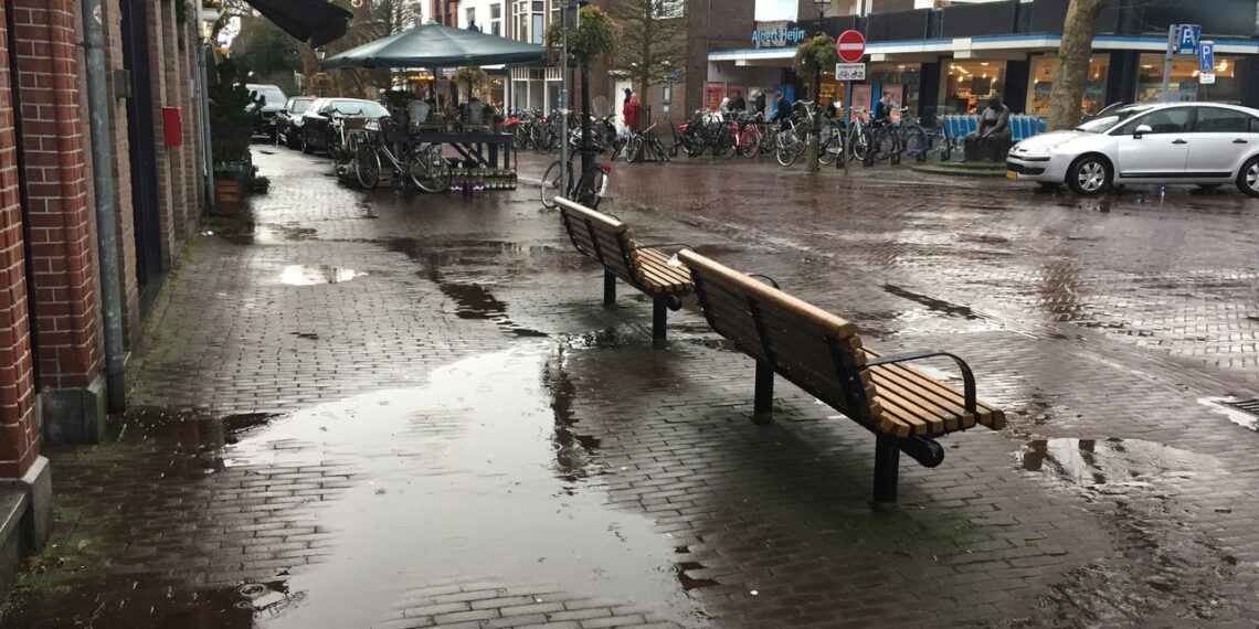 Ondernemers Bloemendaal zijn verouderde winkelstraat zat: ‘Mooie uitstraling moet terug’