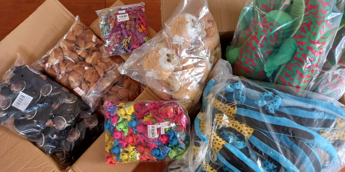 Pluche souvenirs Artisklas terecht: “Ineens stond de chauffeur op de stoep met bloemen”