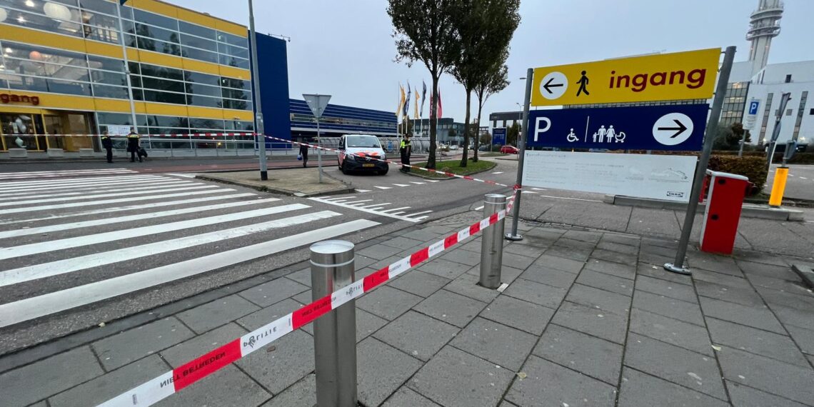 Gewonde vrouw (26) meldt zich met steekwonden bij ziekenhuis, man (35) opgepakt