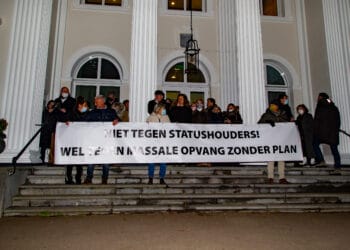 Buurtbewoners tijdens het lawaaiprotest / foto: Erwin B. Bartman