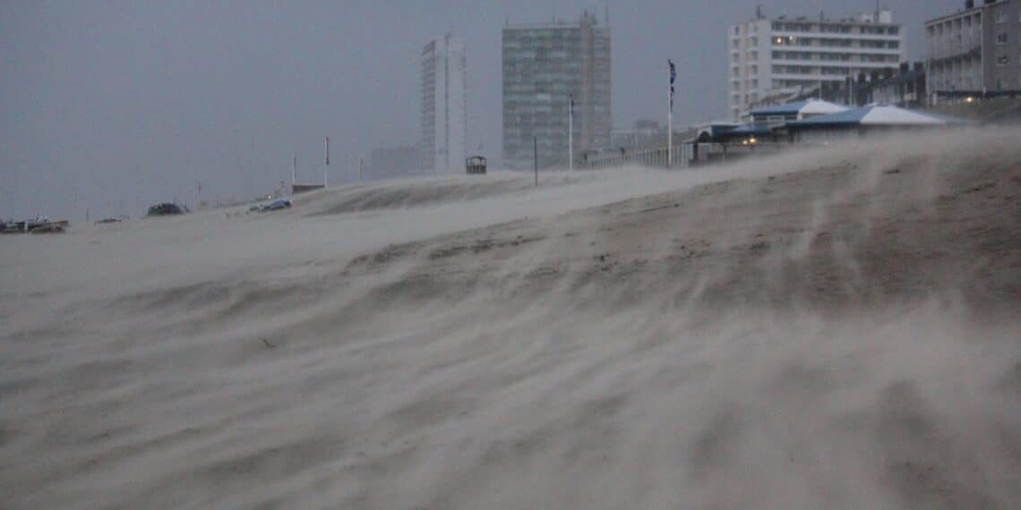 Spaarnelanden, reddingsbrigade én strandtenten ‘paraat’ voor storm Eunice