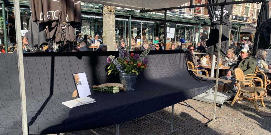 Eerbetoon aan plotseling overleden marktman die ruim 25 jaar op Botermarkt stond
