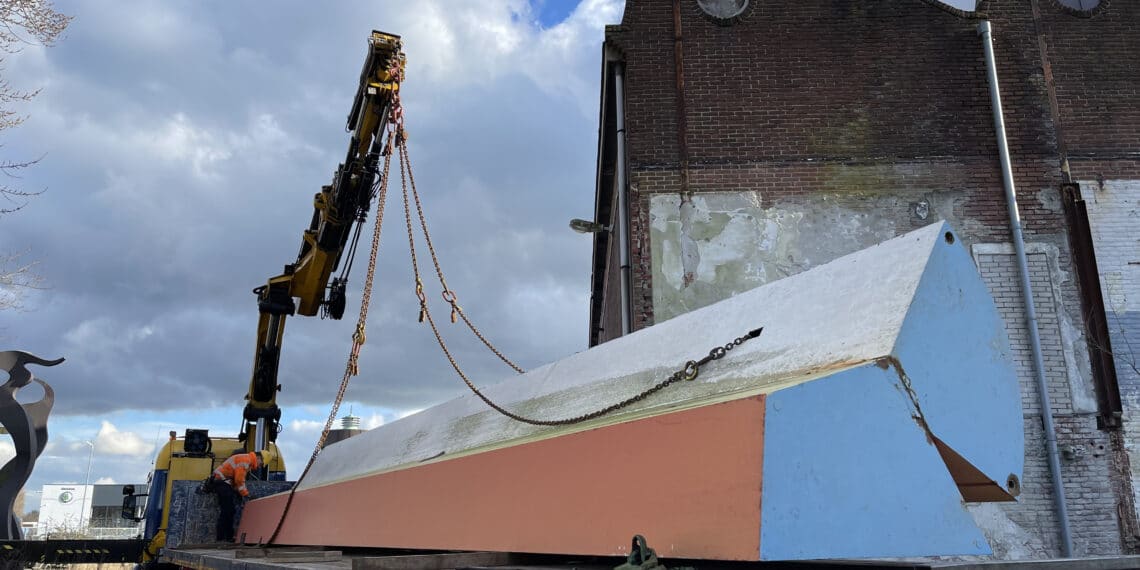 Herplaatsen van kunstwerk te duur voor Haarlem: sculptuur op transport naar Breda