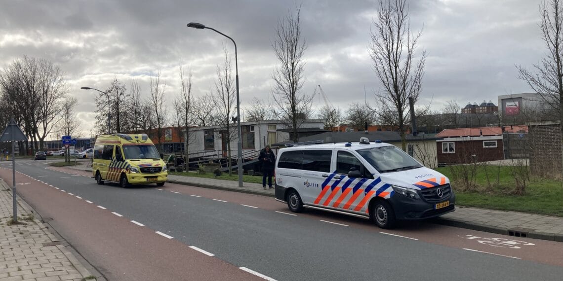 Man naar ziekenhuis na val in Waarderhaven
