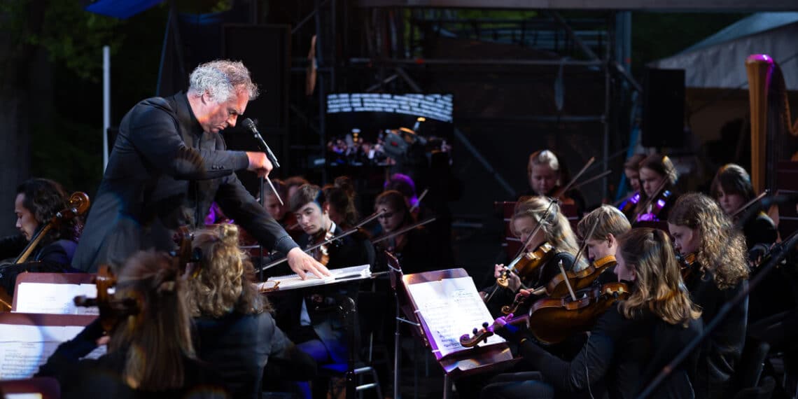 Luister terug: Haarlem herdenkt slachtoffers oorlogsgeweld