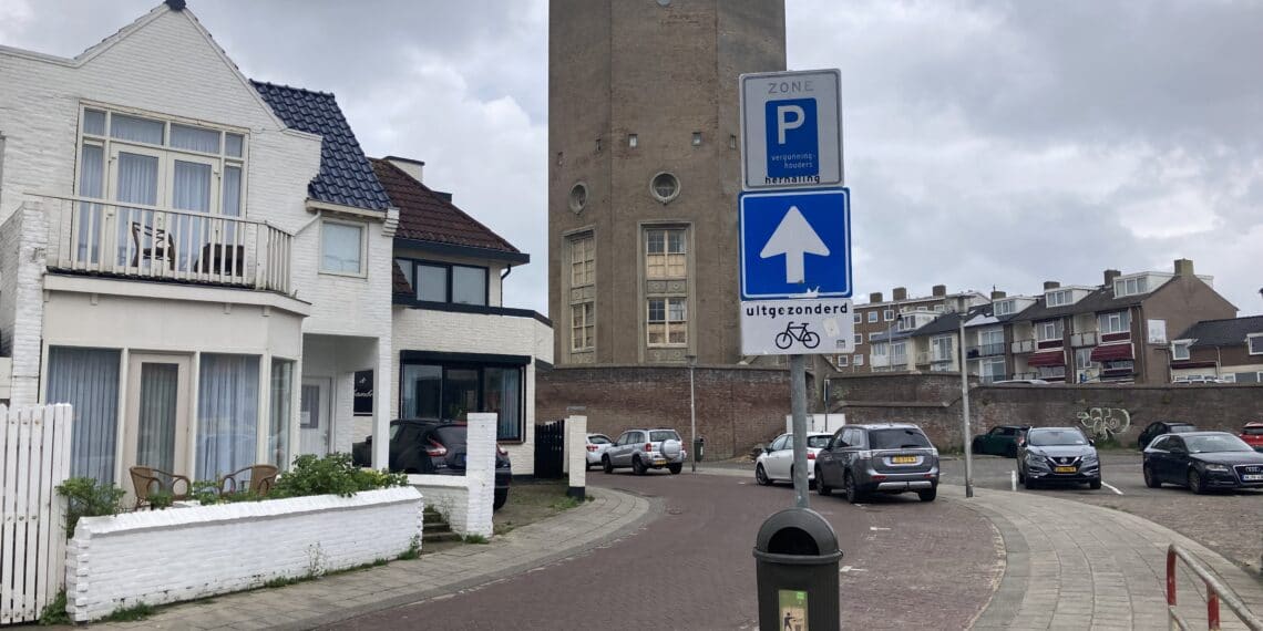 Vijf voor twaalf voor nieuw parkeerbeleid Zandvoort: gaat raad er een stokje voor steken?