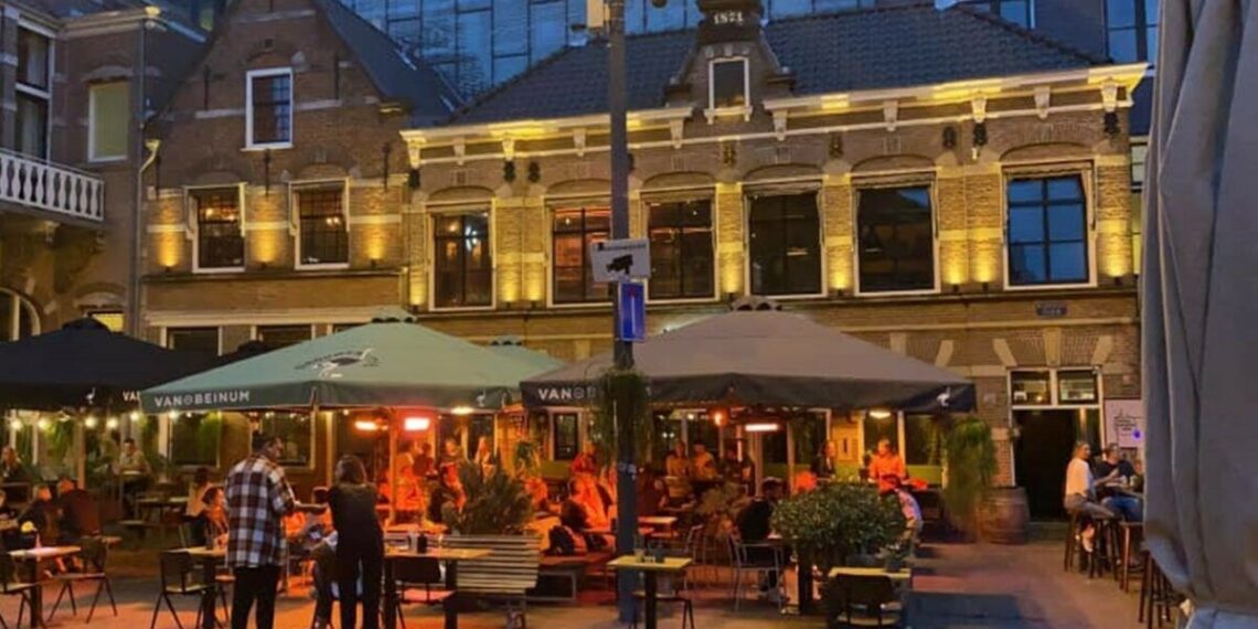 Luister terug: Gijs Brands, eigenaar café Van Beinum over de prijsstijgingen: “Een pilsje kost straks vier euro”