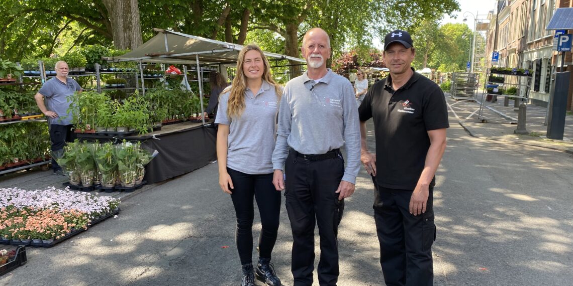 Na 19 jaar laatste luilakmarkt voor marktmeesternestor Ron: “Volgend jaar als eregast?”