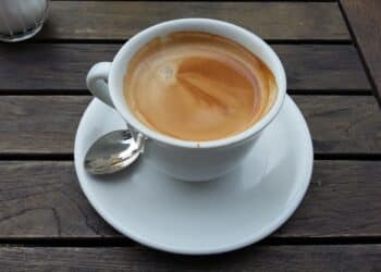 De strijd tegen eenzaamheid: ‘Een praatje met een onbekende én gratis koffie’