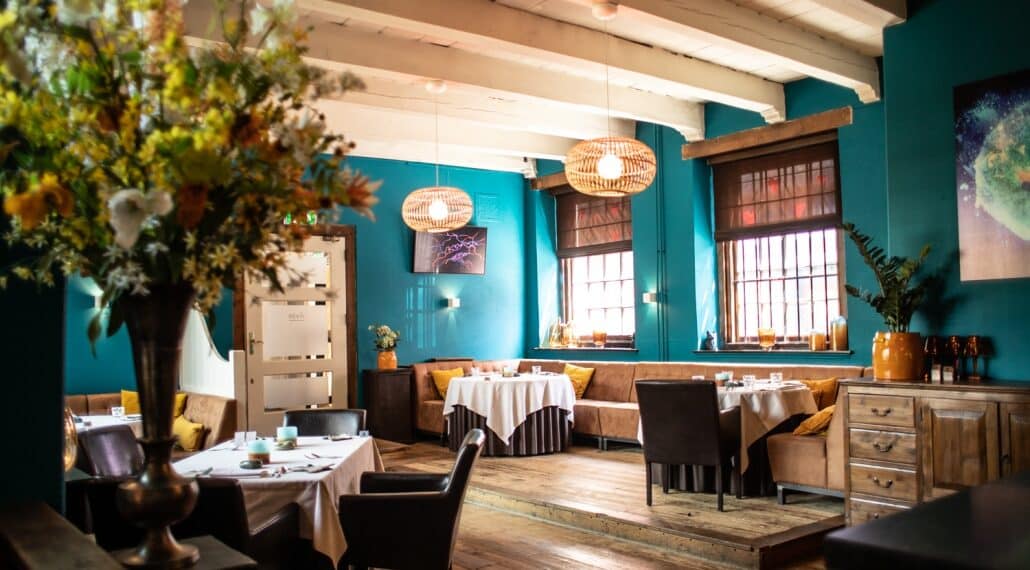 Steeds vaker komen gasten niet opdagen: Menno Post van restaurant Olivijn stelt aanbetaling in ‘als stok achter de deur’