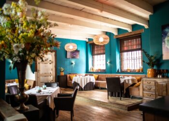 Steeds vaker komen gasten niet opdagen: Menno Post van restaurant Olivijn stelt aanbetaling in ‘als stok achter de deur’