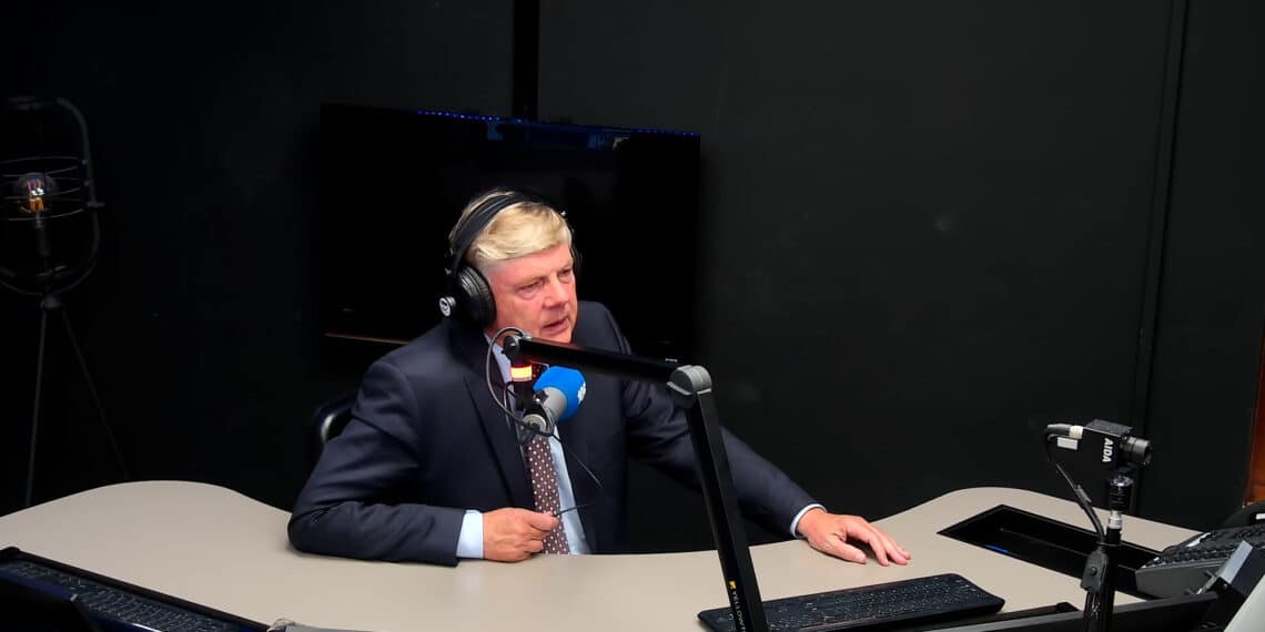 Burgemeester Roest over ‘Raadslid in de Klas’: “Meestal leg ik uit dat ik toch een soort juf ben, maar dan binnen de gemeenteraad”