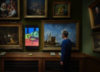 Nieuwe tentoonstelling Teylers Museum kan rekenen op lovende recensies: “David Hockney’s werk is toegankelijk, speels en kleurrijk”