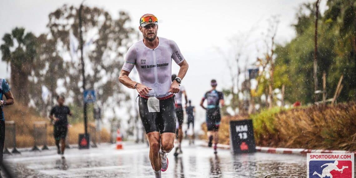 Haarlemmer Ardjan plaatst zich voor WK Iron Man op Hawaii: ‘Hoe ouder, hoe taaier’