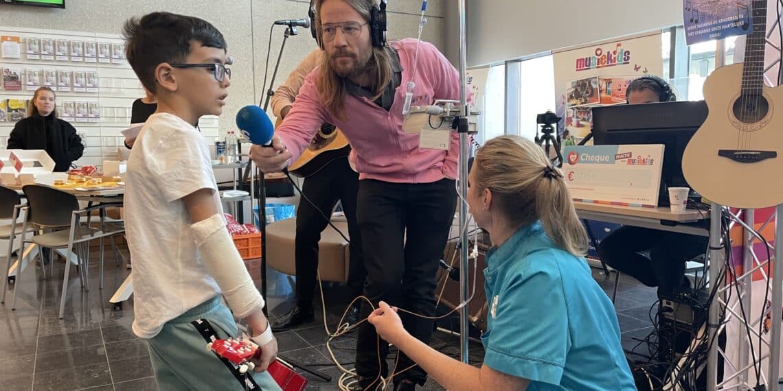 Giel Beelen zet zich in voor een muziekstudio in het Spaarne Gasthuis: “Muziek als medicijn”