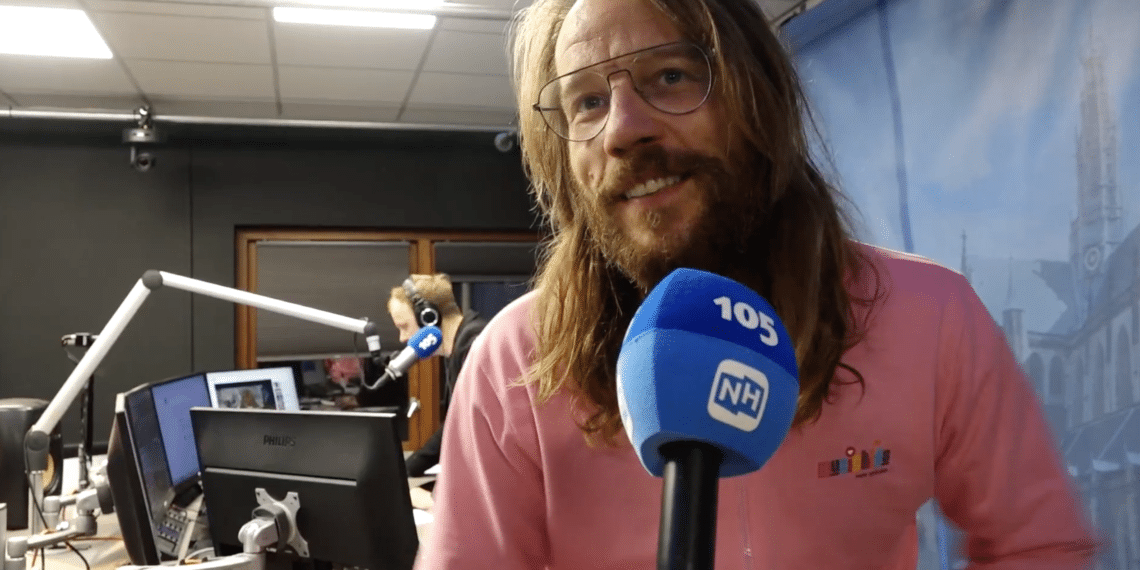 Giel Beelen vandaag in actie voor muziekstudio zieke kinderen in Spaarne Gasthuis