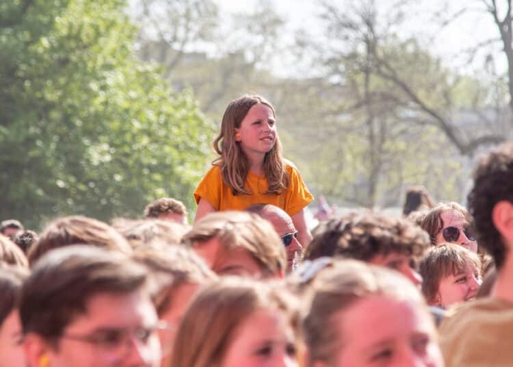 Publiek bij Froukje op Bevrijdingspop 2022 - Haarlem105 / Erwin Bartman