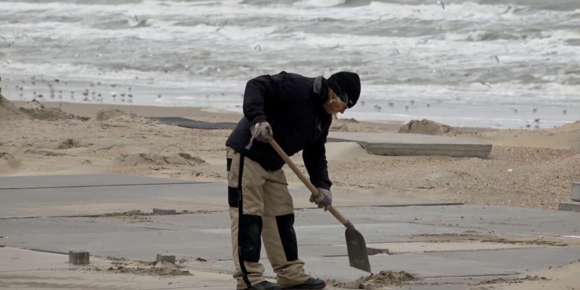 Strandtenten Zandvoort komen weer tevoorschijn “Bouw gaat erg snel”