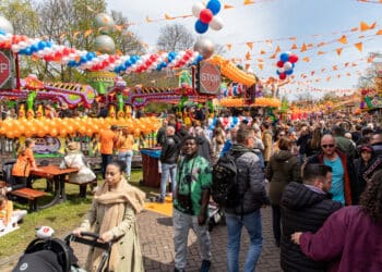 Koningsdag in Haarlem druk en vooral gezellig verlopen: “Het was een drukke dag, maar alles is goed beheersbaar gebleven”